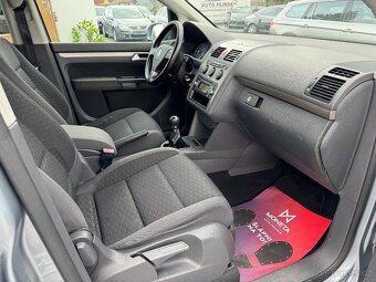 Volkswagen Touran 1.9 TDi 77kw 7míst - 15