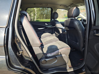 Ford S-MAX 2.2TDCI 129KW,Titanium S,manuál,18",7míst - 15