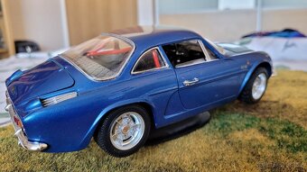 Modely aut Burago 1:18 a 1:16 výroba Itálie - 15