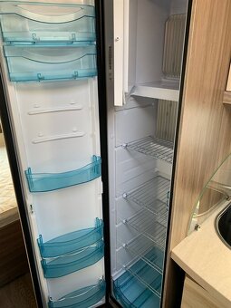 Prodam kavan Hobby 490 KMF De Luxe - 15