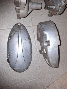 Jawa 50 pionyr - kartery, víka motoru - 15