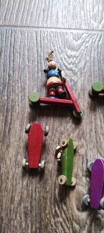 Dřevěné figurky a autíčka - 15