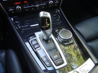 BMW Řada 5 530d GT xDrive PANORAMA LED - 15