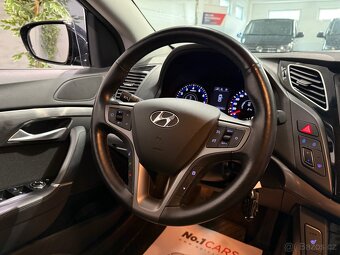 Hyundai i40 2,0 GDI KAMERA VÝHŘEV TOP - 15