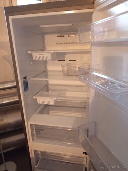 lednička, pračka, skříně - 15