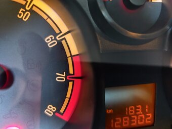 Opel Corsa D 1. 2. Essentia LPG 2014 - 15