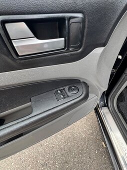 Ford FOCUS 1,6 16V combi -  Black Magic - 15