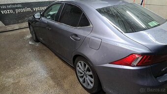 Lexus IS300h F-Sport - 15