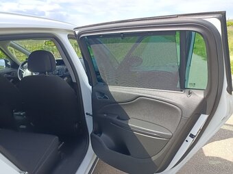 Zafira 7 míst - 15
