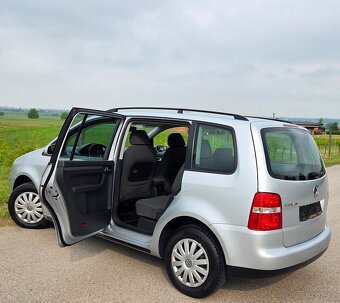Volkswagen Touran 1.9 TDI 77KW/105PS R.V.10/2006 - 15