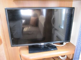 Prodám karavan Hobby 540 UL,model 2010 + mover + předstan. - 15