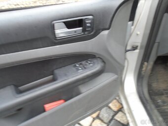 ford focus 1,6tdci 08 díly ST nárazník přední - 15