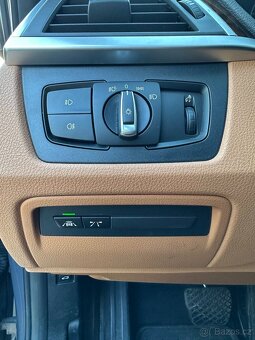 BMW xDrive 320i Touring, R.V. 2019, 125t km, 400t Kč bez DPH - 15
