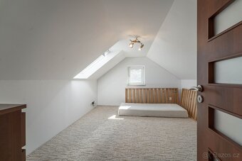 Prodej rodinného domu 261 m2, pozemek 1215 m2 v obci Tmaň - 15