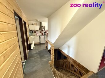 Prodej atypického domu 325 m2 s možností rozdělení na dvou g - 15