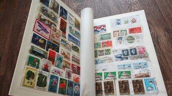 Album se známkami červený - 15