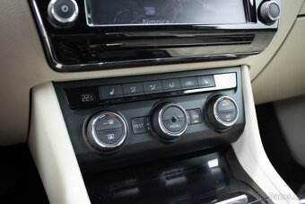 Škoda Superb Combi 2.0 TDI 140kw 4x4 DSG / AJ NA SPLÁTKY / - 15