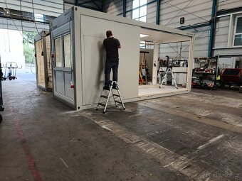 ELEKTRIKÁŘI, POMOCNÍCI, MONTÉŘI - 15