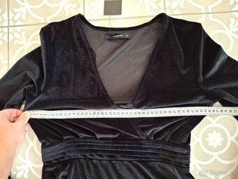 Nové s visačkou černé pružné sametové šaty Reserved M midi - 15