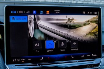 Volkswagen Golf 1.5 TSI ACT 150k R-Line / AJ NA SPLÁTKY - 15
