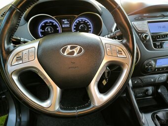 Hyundai ix35,2.0CRDI,135Kw,4x4,146tis km,tažné,původ ČR - 15