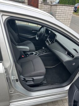 Toyota Corolla 1.8 Hybrid 2021 🚗 - 15