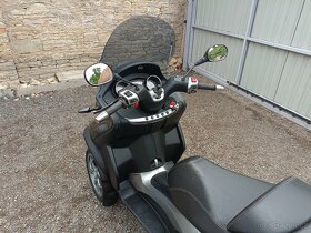 Piaggio MP3 300  2016 CZ doklady v ceně Kufr v ceně - 15