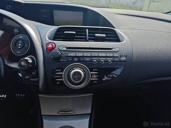 Honda Civic 8g 1.8 i-VTEC Executive DPH - 15