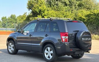 Suzuki Grand Vitara 2.4i Club+ benzín 124kw - 15