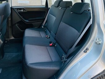 Subaru Forester 2.0i 4x4 AUTOMAT 1.MAJITEL KAMERA TAŽNÉ - 15