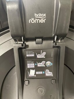 Autosedačka Britax Römer Baby safe 5Z2+základna Flex base 5Z - 15