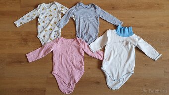 Oblečení a potřeby pro miminko - 15