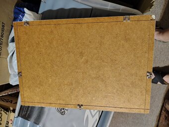 Krabice plná obrázků/obrazů - 15