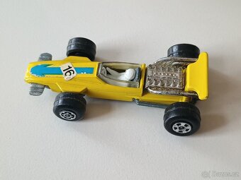 Matchbox autíčka různé - 15