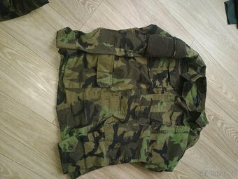 Vojenské oblečení, boty, opasek, popruh, barakuda, rukavice. - 15