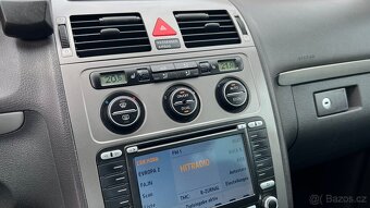 Touran 2.0 TDI 103kW motor BMM, výbava HIGHLINE - 15
