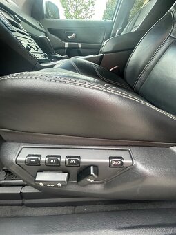 VOLVO XC90 2.4D5 R-DESIGN 147KW 4x4 7MÍST-Bi XENON-KŮŽE-PDC - 15