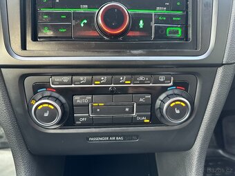 Volkswagen Golf 1.6MPI 75kW 2009 106321kmbez koroze - 15