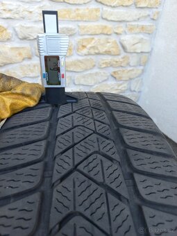 BMW X1 X2 zimní sada 18 Styling 566 Pirelli 225/50 - 15