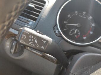 Škoda Yeti 1.4 TSi ČR 1.MAJ. 94 tis. km TOP VÝBAVA - 15
