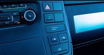 Volkswagen Multivan 2.0 TDI Highline DSG 7 - 15