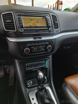 VW Sharan 2.0TDi 103kw,HIGHLINE,DSG,Tažné,2xklíč,SERVISKA - 15