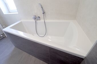 Rekonstruovaný byt 3+kk, 87 m2 s balkonem, Hradec Králové. - 15
