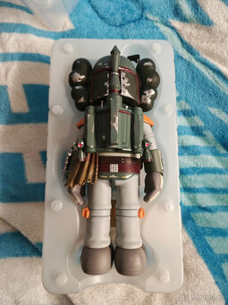 Vinylová figurka KAWS Star Wars Boba Fett z roku 2013 - 15