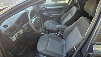 Opel Astra H Caravan - 15
