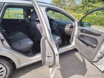 Prodám Ford Focus 1.6TDCI 66Kw r.v.2005 tažné zařízení - 15