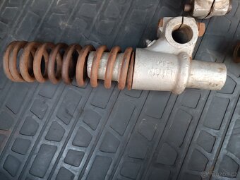 Benzínový ventil KP-15A držák na rezervu páka zadní brzdy - 15