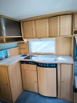 Karavan Dethleffs Camper - fr. postel, plnohodnotná koupelna - 15