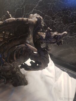 ZARDENIERA VELKA Okridleni draci - 15