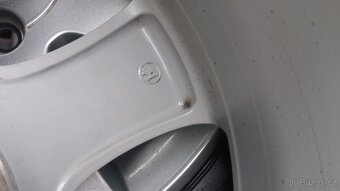 Pěkná originál zimní alu kola na Škoda Yeti 7jx16h2, et45. - 15